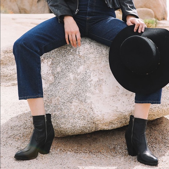 Frye Essa Black Leather Everyday Fall/Winter/Spring Classic Heeled Ankle Booties - Picture 6 of 16